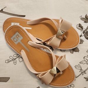 💥CR Sandals with Bow and Gold Buttons Size 7